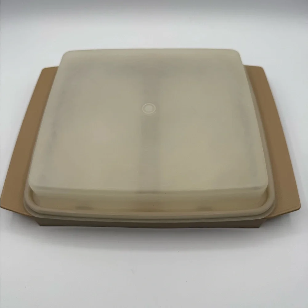 Vintage Tupperware Deviled Egg Carrier #723-3 – Almond